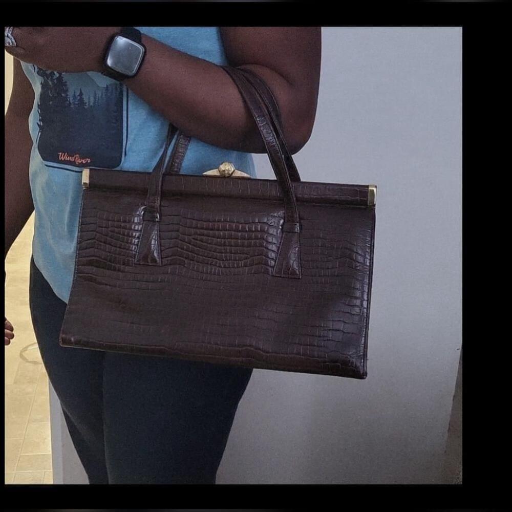 💥host pick❤️💥VINTAGE: rown purse. Leather exterior made by paragon Canada 🇨🇦